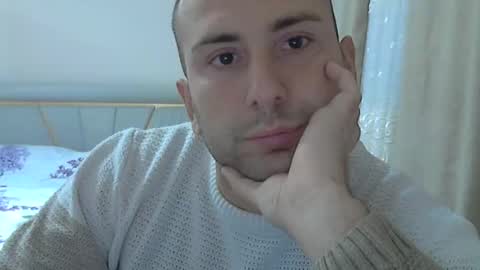 Snapshot of aymax95 chatting on 11.24.25 AYBOY online show from 11.24.25