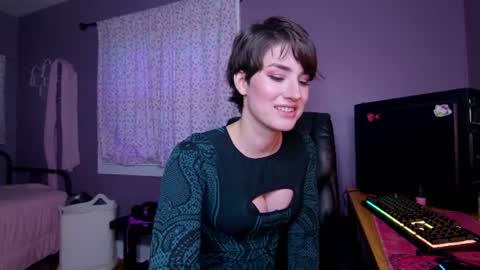 Snapshot of aynmarie chatting on 06.26.26 mia rand online show from 06.26.26