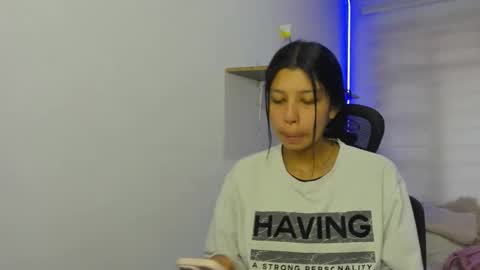 Snapshot of aysha_winxx chatting on 10.16.25 aysha_winxx online show from 10.16.25