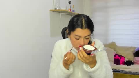 Snapshot of aysha_winxx chatting on 10.20.25 aysha_winxx online show from 10.20.25