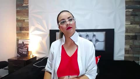 Snapshot of azaahara_ chatting on 02.22.25 Azahara online show from 02.22.25