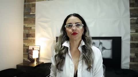 Snapshot of azaahara_ chatting on 03.11.25 Azahara online show from 03.11.25