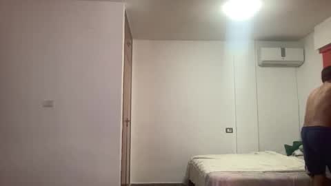 Snapshot of azlansx chatting on 12.18.25 azlansx online show from 12.18.25