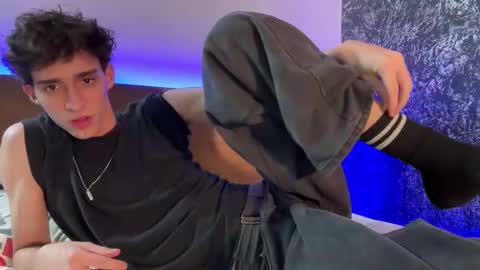 Snapshot of azulyfucsia chatting on 10.26.25 nice boy online show from 10.26.25