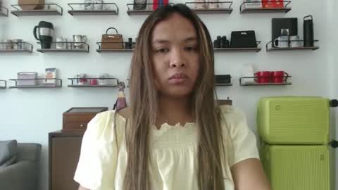 Snapshot of babaeng_sygbin chatting on 10.17.25 marie online show from 10.17.25