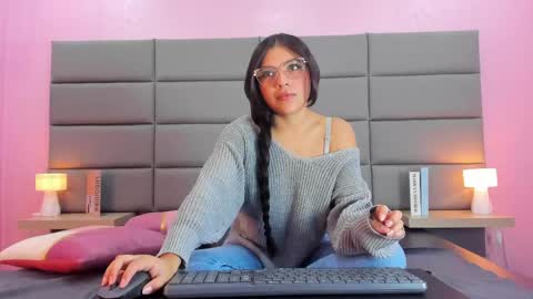 Snapshot of babe_vennus chatting on 04.22.26 Venus online show from 04.22.26