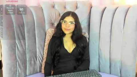 Snapshot of babe_vennus chatting on 05.27.26 Venus online show from 05.27.26