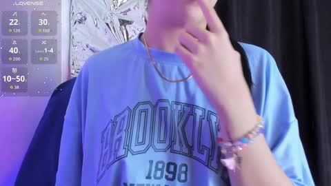 Queen B online show from 04.11.26