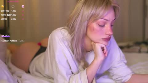 Snapshot of babeholly chatting on 10.26.25 Hey Im your angel Holly online show from 10.26.25