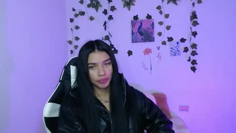 Snapshot of babenik_666 chatting on 10.30.25 babenik_666 online show from 10.30.25