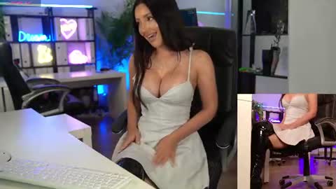 Olivia and Lexi online show from 07.10.26
