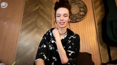 Fern Browning online show from 03.10.25