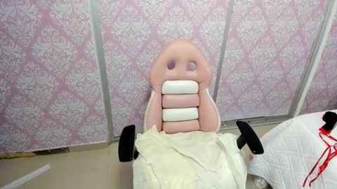 Snapshot of baby_alisson18 chatting on 11.26.25 ALISSON online show from 11.26.25