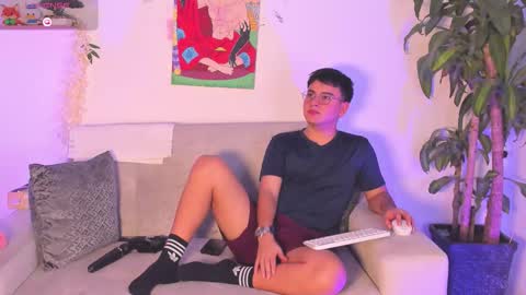 Snapshot of baby_angel_19 chatting on 11.28.25 Anngel online show from 11.28.25