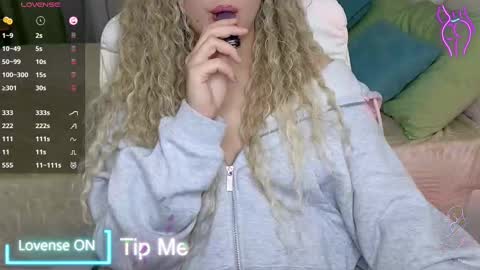 Debora online show from 02.25.25