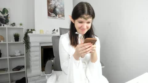 Evalena maybe just Eva online show from 11.05.25