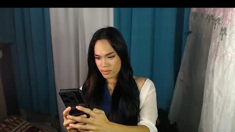 Snapshot of baby_fu chatting on 11.24.25 Nathalia online show from 11.24.25