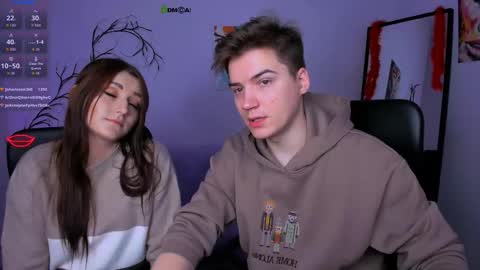 Snapshot of baby_hotte chatting on 11.19.25 baby online show from 11.19.25