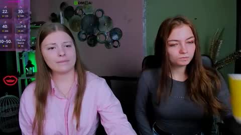 Snapshot of baby_hotte chatting on 11.24.25 baby online show from 11.24.25