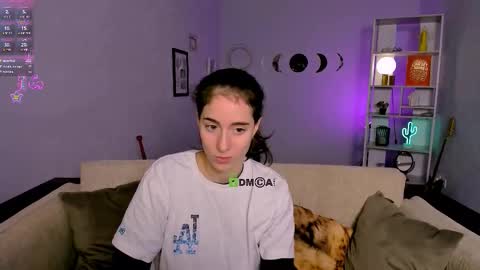 Snapshot of baby_hotte chatting on 12.15.25 baby online show from 12.15.25