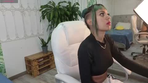 Snapshot of baby_julieta00 chatting on 05.29.26 Julieta online show from 05.29.26