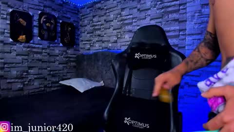 Snapshot of baby_junior420 chatting on 09.22.25 Junior Independent Model online show from 09.22.25