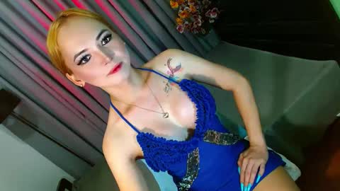 Snapshot of baby_kira1988 chatting on 02.10.25 Your Baby Kira online show from 02.10.25