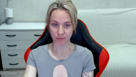 baby_kitte online show from 10.30.25