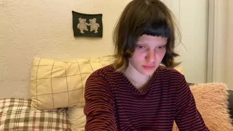 Snapshot of baby_meimei chatting on 12.10.24 mei online show from 12.10.24