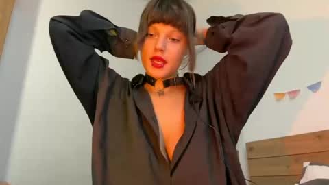 Snapshot of baby_meimei chatting on 03.10.25 mei online show from 03.10.25