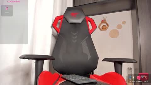 Snapshot of baby_smith chatting on 09.11.25 FOLLOW ME online show from 09.11.25