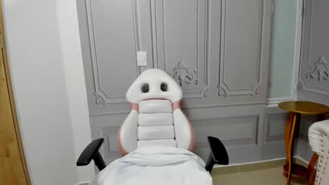 Karla  online show from 03.05.25