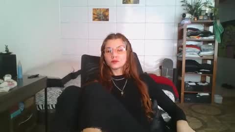 babydemon6 online show from 10.12.25