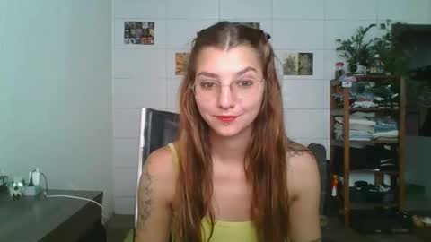 Snapshot of babydemon6 chatting on 02.01.26 babydemon6 online show from 02.01.26