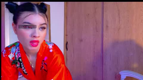 mia online show from 12.04.25