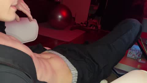 Snapshot of babyfacenorth chatting on 01.22.25 Big cock boy online show from 01.22.25