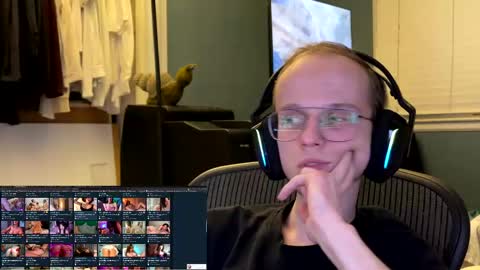 Snapshot of babyfacenorth chatting on 05.30.26 Big cock boy online show from 05.30.26