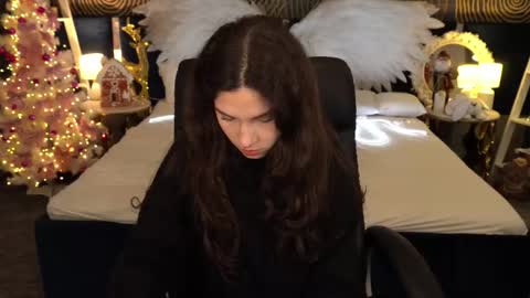 Snapshot of babyflowerr chatting on 12.21.25 Sasha online show from 12.21.25