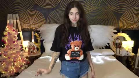 Snapshot of babyflowerr chatting on 12.22.25 Sasha online show from 12.22.25