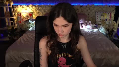 Snapshot of babyflowerr chatting on 04.05.26 Sasha online show from 04.05.26