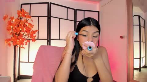 Snapshot of babypeachie_ chatting on 11.28.25 Babie online show from 11.28.25