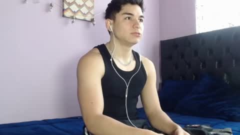 Snapshot of babytwunkz chatting on 10.23.25 Hey Im Zayn good to see u here online show from 10.23.25