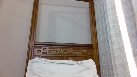 babytylerr online show from 12.04.25