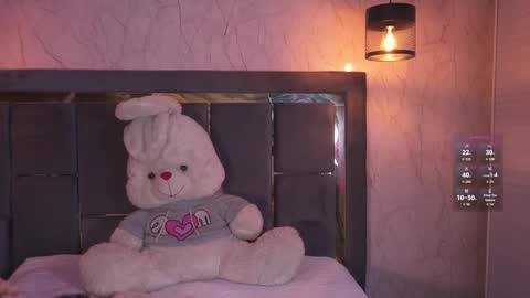 Snapshot of babywoww_ chatting on 11.05.25 CATA online show from 11.05.25