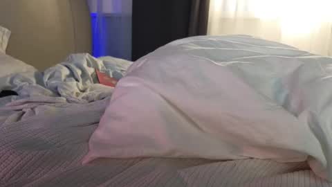 Chloe online show from 10.21.25