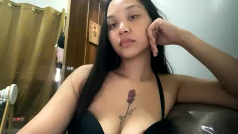 Snapshot of babyzarah2002 chatting on 09.18.25 zarah online show from 09.18.25