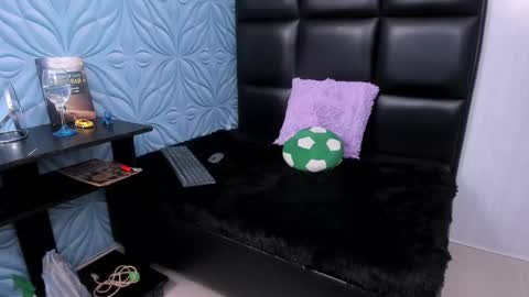 Snapshot of bad_boy_21_ chatting on 02.26.26 bad_boy_21_ online show from 02.26.26