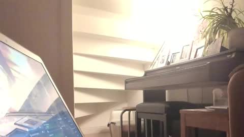 Marius online show from 02.28.25
