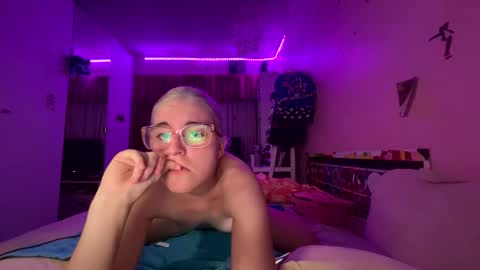 baddieprettypussy online show from 04.18.26