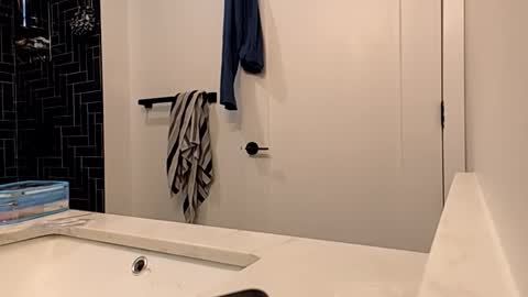 Snapshot of badgirlsclub1029 chatting on 02.27.26 badgirlsclub1029 online show from 02.27.26